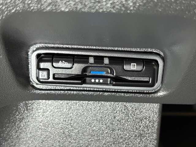 N-BOXカスタム ナビ フルセグ Bカメラ ETC LED AW 両側(電動)スライドドア スマートキー ベンチシート シートヒーター ミュージックプレイヤー接続可 衝突被害軽減ブレーキ レーンキープアシスト(20枚目)