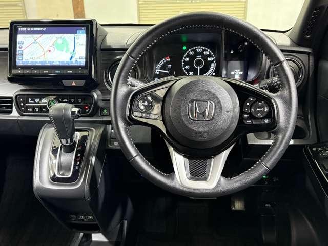 Ｎ－ＯＮＥ プレミアム　ツアラー　ナビ　フルセグ　Ｂカメラ　ＥＴＣ　ＬＥＤ　ＡＷ　ミュージックプレイヤー接続可　シートヒーター　スマートキー　衝突被害軽減ブレーキ（12枚目）