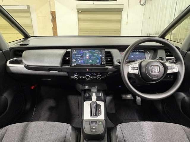 フィット ホーム ナビ フルセグ Bカメラ ETC LED ミュージックプレイヤー接続可 スマートキー 衝突被害軽減ブレーキ 盗難防止装置 アダプティブクルーズコントロール(3枚目)