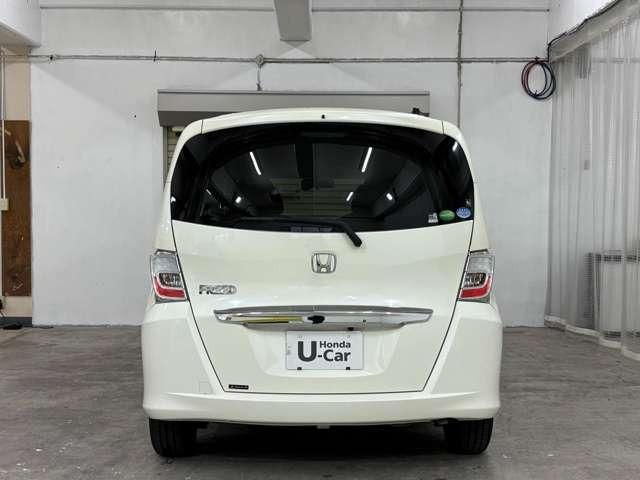 フリード ＧＨ　１年間走行距離無制限保証付き　ナビ　フルセグ　Ｂカメラ　ＥＴＣ　ＨＩＤ　両側（片側のみ電動）スライドドア　スマートキー　３列シート　ウォークスルー　ＤＶＤ　ＣＤ　ミュージックサーバー（10枚目）