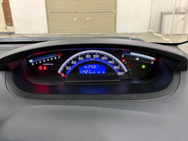 フリード ＧＨ　１年間走行距離無制限保証付き　ナビ　フルセグ　Ｂカメラ　ＥＴＣ　ＨＩＤ　両側（片側のみ電動）スライドドア　スマートキー　３列シート　ウォークスルー　ＤＶＤ　ＣＤ　ミュージックサーバー（15枚目）