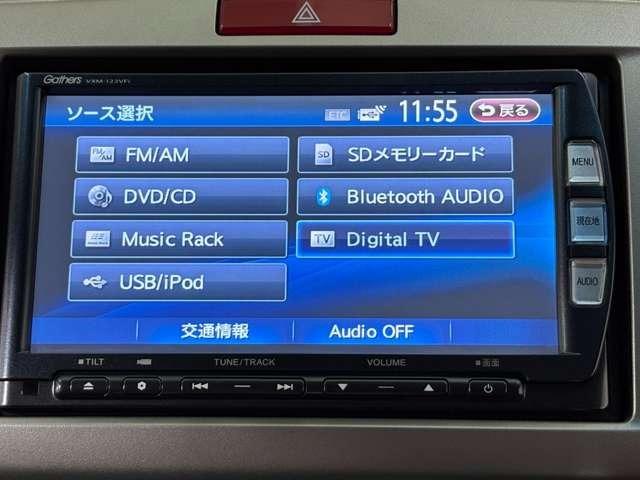 フリード ＧＨ　１年間走行距離無制限保証付き　ナビ　フルセグ　Ｂカメラ　ＥＴＣ　ＨＩＤ　両側（片側のみ電動）スライドドア　スマートキー　３列シート　ウォークスルー　ＤＶＤ　ＣＤ　ミュージックサーバー（16枚目）