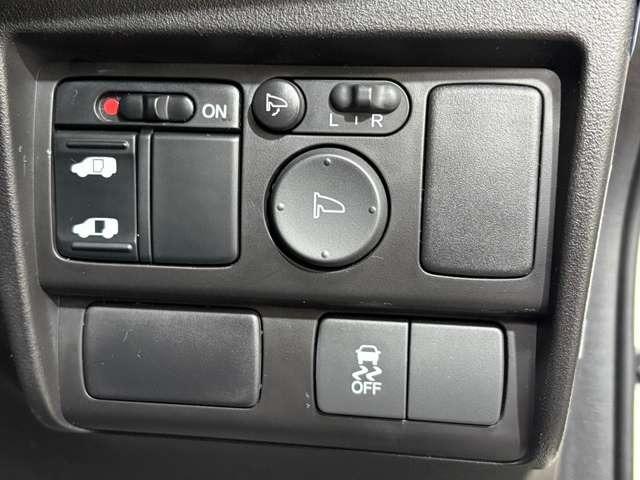 フリード ＧＨ　１年間走行距離無制限保証付き　ナビ　フルセグ　Ｂカメラ　ＥＴＣ　ＨＩＤ　両側（片側のみ電動）スライドドア　スマートキー　３列シート　ウォークスルー　ＤＶＤ　ＣＤ　ミュージックサーバー（19枚目）