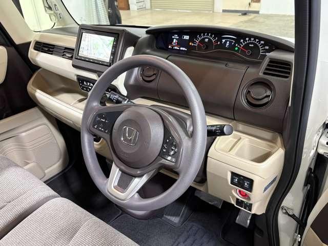 Ｎ－ＢＯＸ Ｇ・Ｌホンダセンシング　１年間走行距離無制限保証付き　ナビ　Ｂカメラ　ＥＴＣ　ＬＥＤ　ＣＤ　ミュージックプレイヤー接続可　ドライブレコーダー　スマートキー　シートヒーター　両側（電動）スライドドア（13枚目）