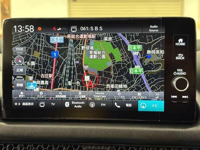 ＺＲ－Ｖ ｅ：ＨＥＶ　Ｚ特別仕様車ブラックスタイル　ナビ　フルセグ　マルチビューカメラ　ＥＴＣ　ＬＥＤ　ＡＷ　スマートキー　電動シート　シートヒーター　本革シート　ミュージックプレイヤー接続可　ディスプレイオーディオ　アルミホイール（4枚目）