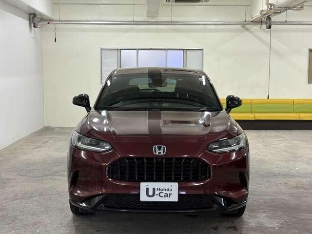 ＺＲ－Ｖ ｅ：ＨＥＶ　Ｚ特別仕様車ブラックスタイル　ナビ　フルセグ　マルチビューカメラ　ＥＴＣ　ＬＥＤ　ＡＷ　スマートキー　電動シート　シートヒーター　本革シート　ミュージックプレイヤー接続可　ディスプレイオーディオ　アルミホイール（5枚目）