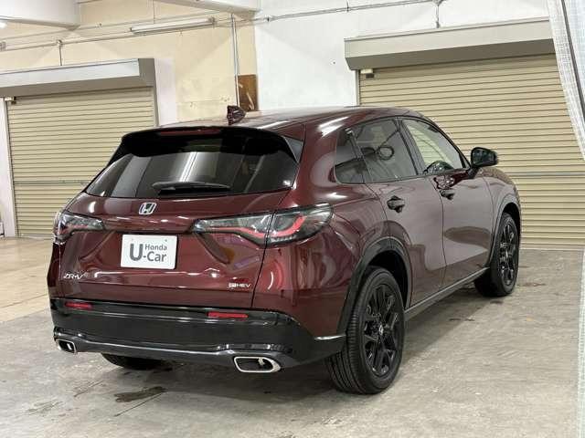 ＺＲ－Ｖ ｅ：ＨＥＶ　Ｚ特別仕様車ブラックスタイル　ナビ　フルセグ　マルチビューカメラ　ＥＴＣ　ＬＥＤ　ＡＷ　スマートキー　電動シート　シートヒーター　本革シート　ミュージックプレイヤー接続可　ディスプレイオーディオ　アルミホイール（9枚目）