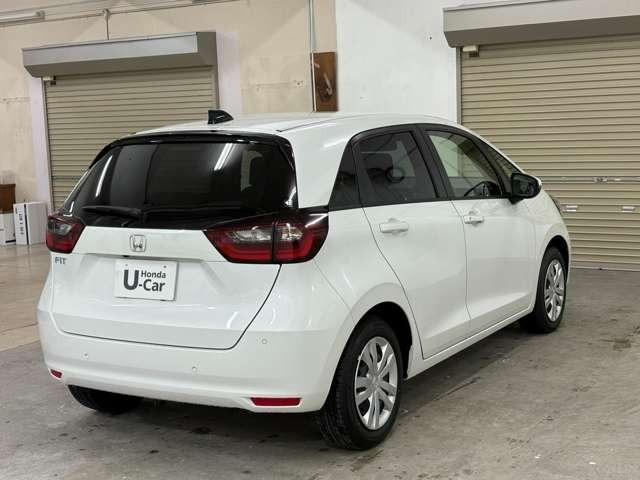 フィット ホーム　ナビ　フルセグ　Ｂカメラ　ＥＴＣ　ＬＥＤ　スマートキー　ＤＶＤ　ＣＤ　ミュージックサーバー　ミュージックプレイヤー接続可　オートマチックハイビーム（9枚目）