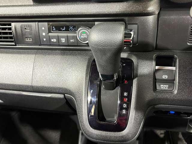 Ｎ－ＢＯＸカスタム 　試乗車入替車　ナビ　フルセグ　Ｂカメラ　ＥＴＣ　ＬＥＤ　ＡＷ　ミュージックプレイヤー接続可　シートヒーター　フルフラットシート　スマートキー（19枚目）