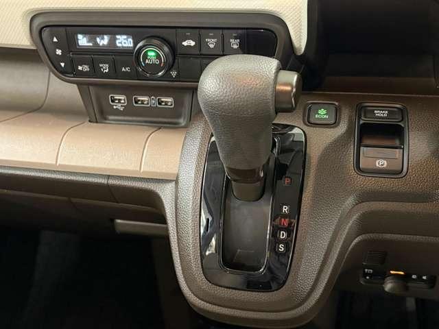 Ｎ－ＷＧＮ Ｌホンダセンシング　ナビ　フルセグ　Ｂカメラ　ＥＴＣ　ＬＥＤ　スマートキー　ベンチシート　シートヒーター　ＤＶＤ　ＣＤ　ミュージックサーバー　ミュージックプレイヤー接続可　衝突被害軽減ブレーキ　レーンキープアシスト（18枚目）