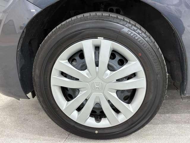 フィット ホーム　ナビ　フルセグ　Ｂカメラ　ＥＴＣ　ＬＥＤ　ミュージックプレイヤー接続可　スマートキー　衝突被害軽減ブレーキ　横滑り防止装置　盗難防止装置（11枚目）