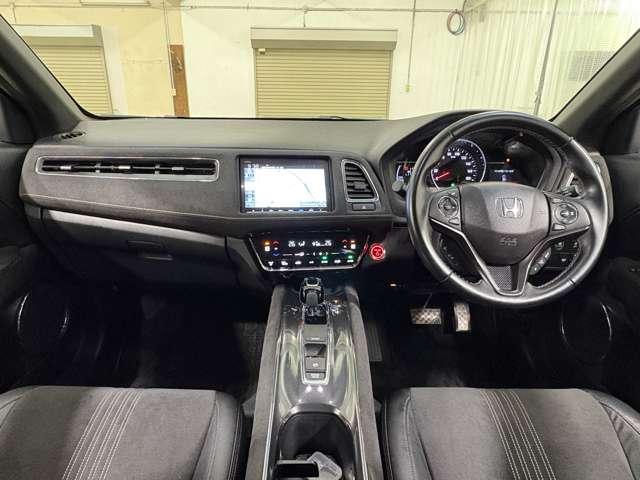 ヴェゼル ハイブリッドＲＳ・ホンダセンシング　１年間走行距離無制限保証付き　ナビ　フルセグ　Ｂカメラ　ＥＴＣ　ＬＥＤ　ＡＷ　ドライブレコーダー　スマートキー　シートヒーター　衝突被害軽減ブレーキ（3枚目）