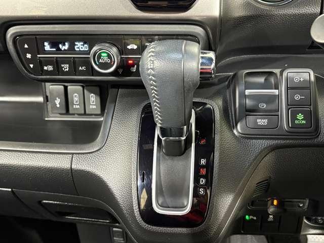 Ｎ－ＢＯＸカスタム Ｌターボ　スタイル＋ブラック　ナビ　フルセグＢカメラ　ＥＴＣ　ＬＥＤ　ＡＷ　フロントフォグランプ　両側（電動）スライドドア　スマートキー　ベンチシート　シートヒーター　ＤＶＤ　ＣＤ　ミュージックサーバー　ドライブレコーダー（17枚目）