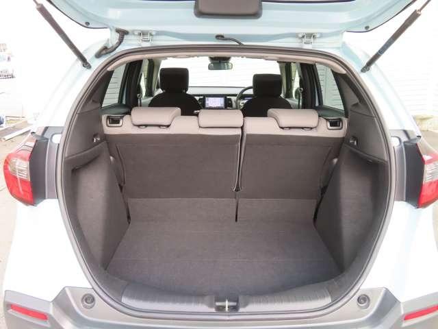 フィット クロスター　１年間走行距離無制限保証付き　ナビ　フルセグ　Ｒカメラ　ＥＴＣ　ＡＷ　ＬＥＤ　スマートキー　ＤＶＤ　ＣＤ　ミュージックプレイヤー接続可　衝突被害軽減ブレーキ　アダプティブクルーズコントロール（9枚目）