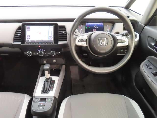 フィット クロスター　１年間走行距離無制限保証付き　ナビ　フルセグ　Ｒカメラ　ＥＴＣ　ＡＷ　ＬＥＤ　スマートキー　ＤＶＤ　ＣＤ　ミュージックプレイヤー接続可　衝突被害軽減ブレーキ　アダプティブクルーズコントロール（12枚目）