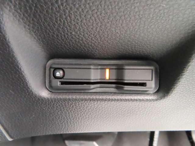 フィット クロスター　１年間走行距離無制限保証付き　ナビ　フルセグ　Ｒカメラ　ＥＴＣ　ＡＷ　ＬＥＤ　スマートキー　ＤＶＤ　ＣＤ　ミュージックプレイヤー接続可　衝突被害軽減ブレーキ　アダプティブクルーズコントロール（16枚目）