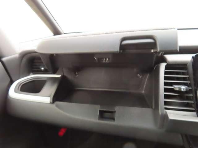 フィット クロスター　１年間走行距離無制限保証付き　ナビ　フルセグ　Ｒカメラ　ＥＴＣ　ＡＷ　ＬＥＤ　スマートキー　ＤＶＤ　ＣＤ　ミュージックプレイヤー接続可　衝突被害軽減ブレーキ　アダプティブクルーズコントロール（18枚目）