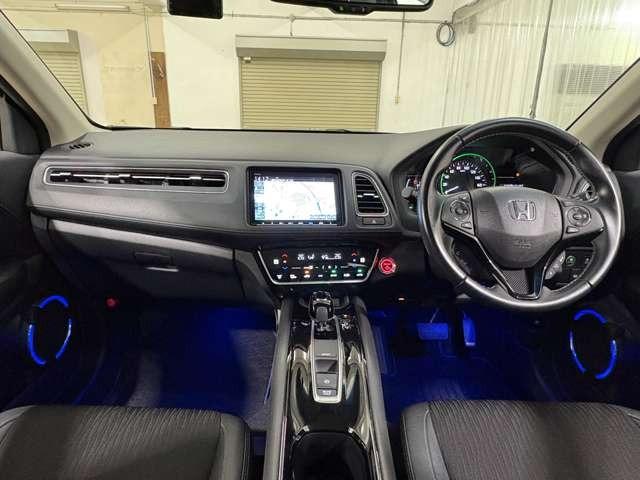 ヴェゼル ハイブリッドZ・ホンダセンシング 1年間走行距離無制限保証付き ナビ フルセグ Bカメラ ETC LED AW フロントフォグランプ ルーフレール スマートキー シートヒーター DVD CD ミュージックサーバー ドライブレコーダー(3枚目)