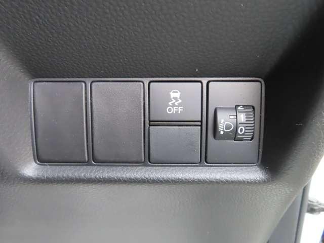 フィット ｅ：ＨＥＶクロスター　ナビ　フルセグ　Ｒカメラ　ＥＴＣ　ＬＥＤ　ＡＷ　ルーフレール　ＤＶＤ　ＣＤ　ミュージックサーバー　ミュージックプレイヤー接続可　レーンキープアシスト（17枚目）