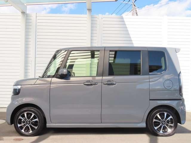 Ｎ－ＢＯＸカスタム コーディネートスタイル　モノトーン　Ｒカメラ　ＥＴＣ　ＡＷ　ディスプレイオーディオ　両側電動スライドドア　ＬＥＤヘッドライト　シートヒーター　レーンキープアシスト（7枚目）