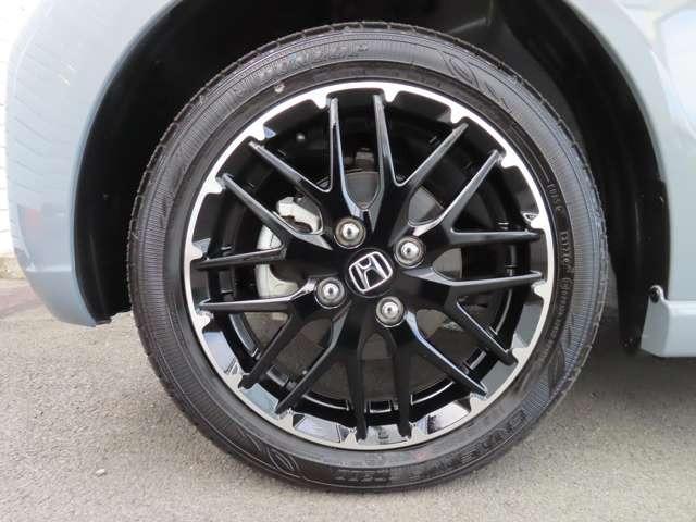 Ｎ－ＢＯＸカスタム ターボコーディネートスタイル　モノトーン　ナビ　フルセグ　Ｒカメラ　ＥＴＣ　ＡＷ　ＬＥＤ　両側（電動）スライドドア　スマートキー　ベンチシート　シートヒーター　フルフラットシート　ミュージックプレイヤー接続可　衝突被害軽減ブレーキ（8枚目）