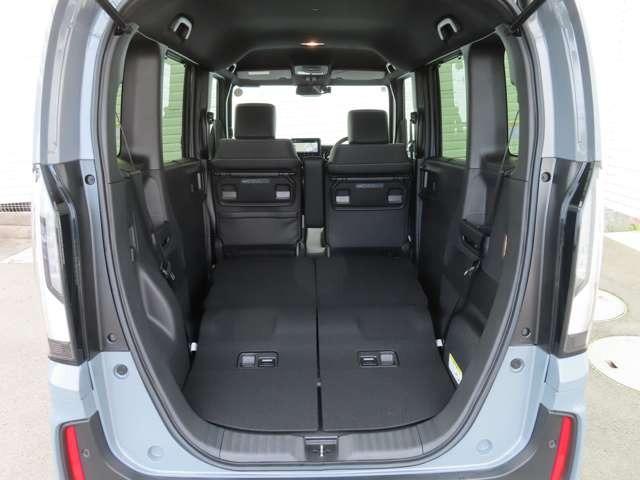 Ｎ－ＢＯＸカスタム ターボコーディネートスタイル　モノトーン　ナビ　フルセグ　Ｒカメラ　ＥＴＣ　ＡＷ　ＬＥＤ　両側（電動）スライドドア　スマートキー　ベンチシート　シートヒーター　フルフラットシート　ミュージックプレイヤー接続可　衝突被害軽減ブレーキ（10枚目）