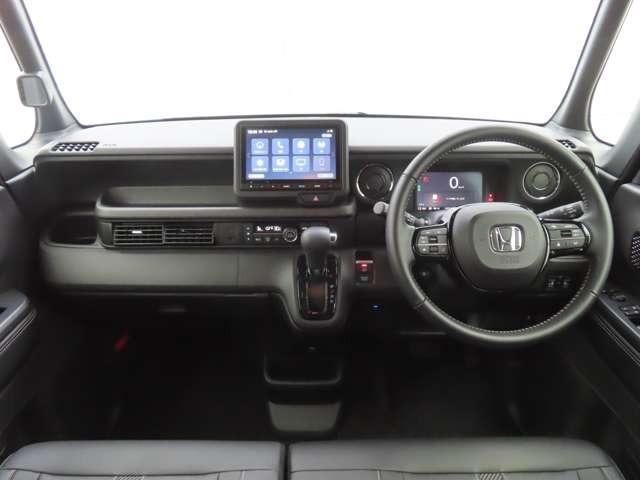 Ｎ－ＢＯＸカスタム コーディネートスタイル　モノトーン　ナビ　フルセグ　Ｒカメラ　ＥＴＣ　ＡＷ　ＬＥＤ　両側電動スライドドア　シートヒーター　ミュージックプレイヤー接続可（3枚目）