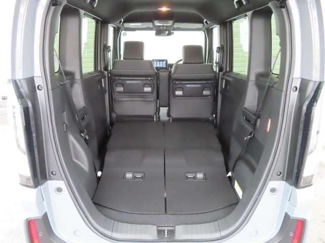 Ｎ－ＢＯＸカスタム コーディネートスタイル　モノトーン　ナビ　フルセグ　Ｒカメラ　ＥＴＣ　ＡＷ　ＬＥＤ　両側電動スライドドア　シートヒーター　ミュージックプレイヤー接続可（10枚目）