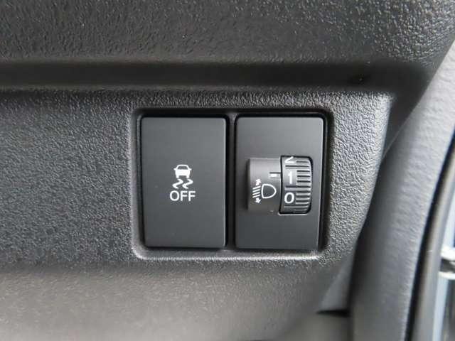 Ｎ－ＢＯＸカスタム コーディネートスタイル　モノトーン　ナビ　フルセグ　Ｒカメラ　ＥＴＣ　ＡＷ　ＬＥＤ　両側電動スライドドア　シートヒーター　ミュージックプレイヤー接続可（16枚目）