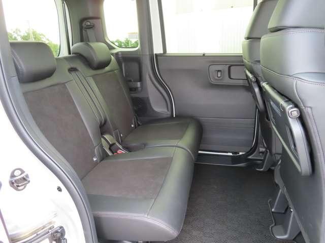 Ｎ－ＢＯＸカスタム ターボ　ナビ　フルセグ　Ｒカメラ　ＥＴＣ　ＡＷ　ＬＥＤ　衝突被害軽減ブレーキ　アダプティブクルーズコントロール　レーンキープアシスト　頸部衝撃緩和ヘッドレスト　ミュージックプレイヤー接続可（11枚目）