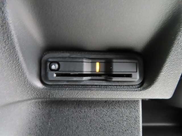 N-BOXカスタム  ナビ フルセグ Rカメラ ETC AW LED アダプティブクルーズコントロール レーンキープアシスト 衝突被害軽減ブレーキ 頸部衝撃緩和ヘッドレスト オートマチックハイビーム(18枚目)