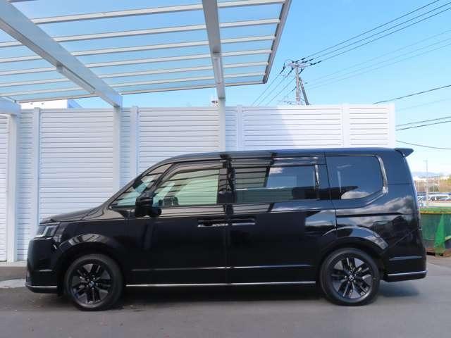 ステップワゴン ｅ：ＨＥＶスパーダ　ナビ　フルセグ　前後ドラレコ　Ｒカメラ　ＥＴＣ　ＬＥＤ　ＡＷ　フロントフォグランプ　両側電動スライドドア　シートヒーター　オットマン（7枚目）