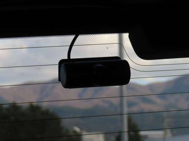 ステップワゴン ｅ：ＨＥＶスパーダ　ナビ　フルセグ　前後ドラレコ　Ｒカメラ　ＥＴＣ　ＬＥＤ　ＡＷ　フロントフォグランプ　両側電動スライドドア　シートヒーター　オットマン（13枚目）