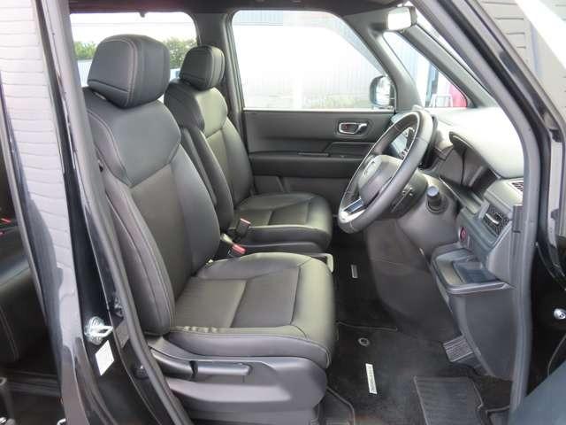 ステップワゴン ｅ：ＨＥＶスパーダ　ナビ　フルセグ　前後ドラレコ　Ｒカメラ　ＥＴＣ　ＬＥＤ　ＡＷ　フロントフォグランプ　両側電動スライドドア　シートヒーター　オットマン（20枚目）