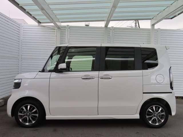 Ｎ－ＢＯＸカスタム 　ナビ　フルセグ　ドラレコ　Ｒカメラ　ＥＴＣ　ＡＷ　衝突被害軽減ブレーキ　アダプティブクルーズコントロール　レーンキープアシスト　頸部衝撃緩和ヘッドレスト　オートマチックハイビーム（3枚目）