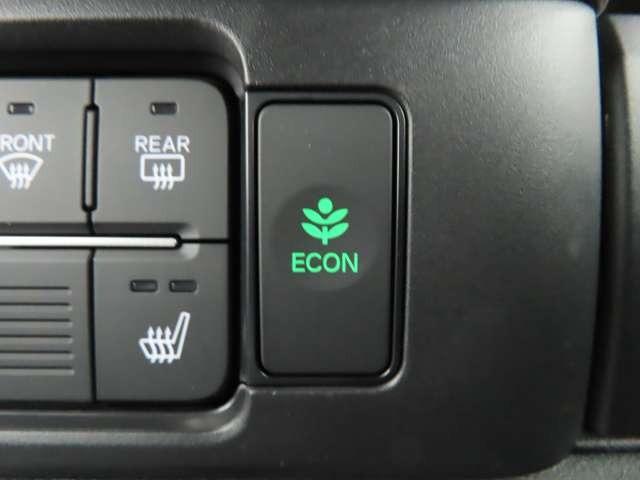 Ｎ－ＢＯＸカスタム 　ナビ　フルセグ　ドラレコ　Ｒカメラ　ＥＴＣ　ＡＷ　衝突被害軽減ブレーキ　アダプティブクルーズコントロール　レーンキープアシスト　頸部衝撃緩和ヘッドレスト　オートマチックハイビーム（18枚目）