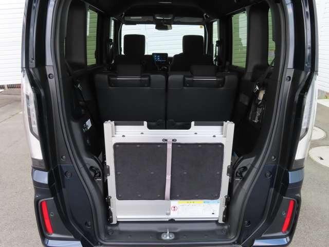 N-BOXカスタム スロープ 電動ウインチ Rカメラ AW LED 両側(電動)スライドドア スマートキー ベンチシート シートヒーター ミュージックプレイヤー接続可 衝突被害軽減ブレーキ レーンキープアシスト 障害物センサー(10枚目)