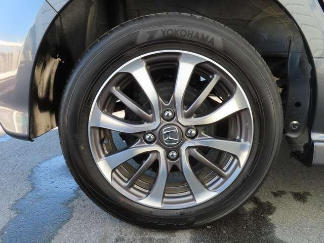 Ｎ－ＢＯＸカスタム 　ナビ　フルセグ　Ｒカメラ　ＥＴＣ　ＬＥＤ　ＡＷ　両側ＰＳＤ　スマートキー　ベンチシート　シートヒーター　フルフラットシート　ＤＶＤ　ＣＤ　ミュージックサーバー　ミュージックプレイヤー接続可（6枚目）