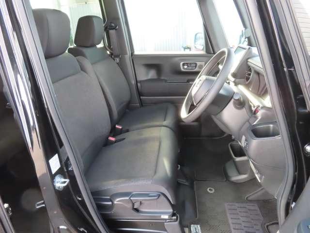 Ｎ－ＢＯＸカスタム 　ナビ　フルセグ　Ｒカメラ　ＥＴＣ　ＬＥＤ　ＡＷ　両側（電動）スライドドア　スマートキー　ベンチシート　シートヒーター　フルフラットシート　ミュージックプレイヤー接続可　衝突被害軽減ブレーキ（8枚目）