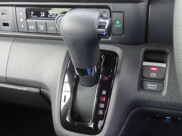 N-BOXカスタム  Rカメラ ETC LED AW 左PSD スマートキー ベンチシート シートヒーター フルフラットシート ミュージックプレイヤー接続可 衝突被害軽減ブレーキ アダプティブクルーズコントロール(18枚目)