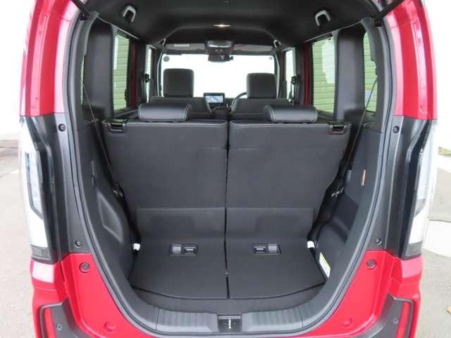 Ｎ－ＢＯＸカスタム ターボコーディネートスタイル　２トーン　ナビ　フルセグ　Ｒカメラ　ＥＴＣ　ＡＷ　ＬＥＤ　両側（電動）スライドドア　スマートキー　ベンチシート　シートヒーター　フルフラットシート　ミュージックプレイヤー接続可　衝突被害軽減ブレーキ（9枚目）