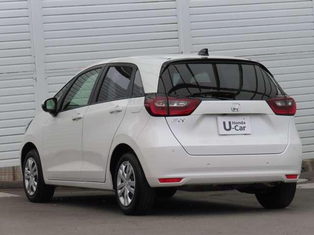 フィット ホーム　ナビ　フルセグ　Ｒカメラ　ＥＴＣ　ＬＥＤ　ミュージックプレイヤー接続可　スマートキー　衝突被害軽減ブレーキ　盗難防止装置　横滑り防止装置（2枚目）