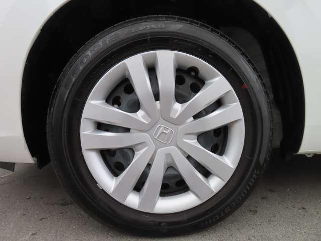 フィット ホーム　ナビ　フルセグ　Ｒカメラ　ＥＴＣ　ＬＥＤ　ミュージックプレイヤー接続可　スマートキー　衝突被害軽減ブレーキ　盗難防止装置　横滑り防止装置（8枚目）