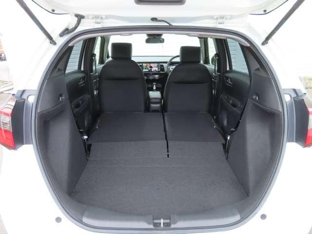 フィット ホーム　ナビ　フルセグ　Ｒカメラ　ＥＴＣ　ＬＥＤ　ミュージックプレイヤー接続可　スマートキー　衝突被害軽減ブレーキ　盗難防止装置　横滑り防止装置（10枚目）