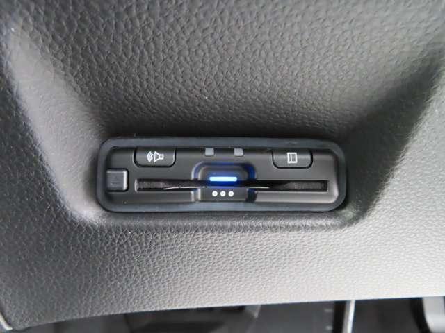 フィット ホーム　ナビ　フルセグ　Ｒカメラ　ＥＴＣ　ＬＥＤ　ミュージックプレイヤー接続可　スマートキー　衝突被害軽減ブレーキ　盗難防止装置　横滑り防止装置（16枚目）