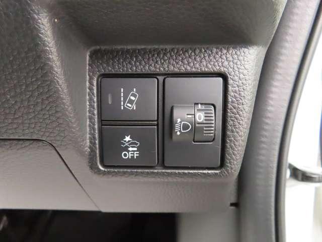 N-BOXカスタム L ナビ フルセグ 前後ドラレコ Rカメラ ETC LEDヘッドライト アルミホイール 両側電動スライドドア シートヒーター 衝突被害軽減ブレーキ(17枚目)