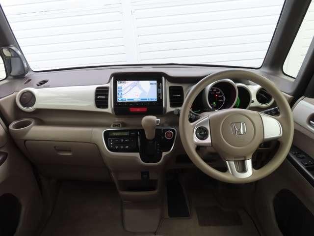 Ｎ－ＢＯＸ ２トーンカラースタイル　Ｇ・Ｌパッケージ　１年間走行距離無制限保証付き　ナビ　フルセグ　Ｒカメラ　ＡＷ　片側（電動）スライドドア　スマートキー　ベンチシート　ＤＶＤ　ＣＤ　ミュージックサーバー　ミュージックプレイヤー接続可（3枚目）