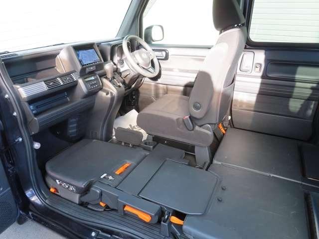 Ｎ－ＶＡＮ＋スタイル クール・ターボホンダセンシング　１年間走行距離無制限保証付き　ナビ　フルセグ　Ｒカメラ　ＥＴＣ　フロントフォグランプ　片側（手動）スライドドア　スマートキー　ＤＶＤ　ＣＤ　ミュージックサーバー　ミュージックプレイヤー接続可（13枚目）