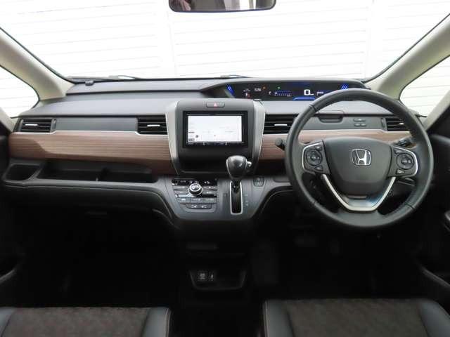 フリード＋ クロスター　ナビ　フルセグ　Ｒカメラ　ＥＴＣ　ＡＷ　ＬＥＤ　衝突被害軽減ブレーキ　アダプティブクルーズコントロール　レーンキープアシスト　ミュージックプレイヤー接続可（3枚目）