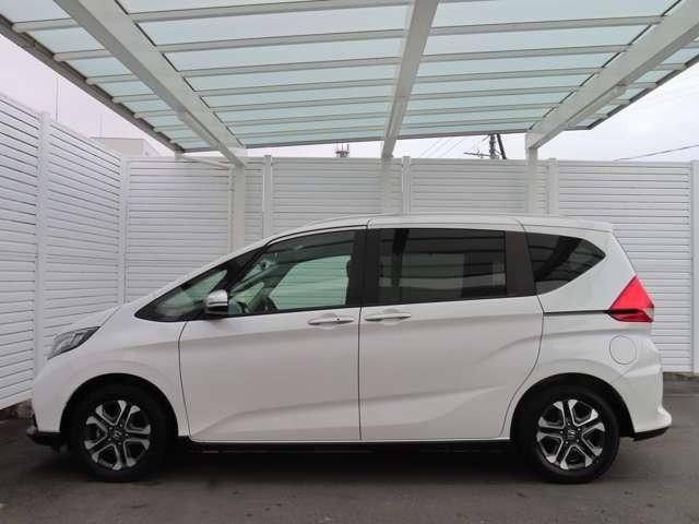 フリード＋ クロスター　ナビ　フルセグ　Ｒカメラ　ＥＴＣ　ＡＷ　ＬＥＤ　衝突被害軽減ブレーキ　アダプティブクルーズコントロール　レーンキープアシスト　ミュージックプレイヤー接続可（7枚目）